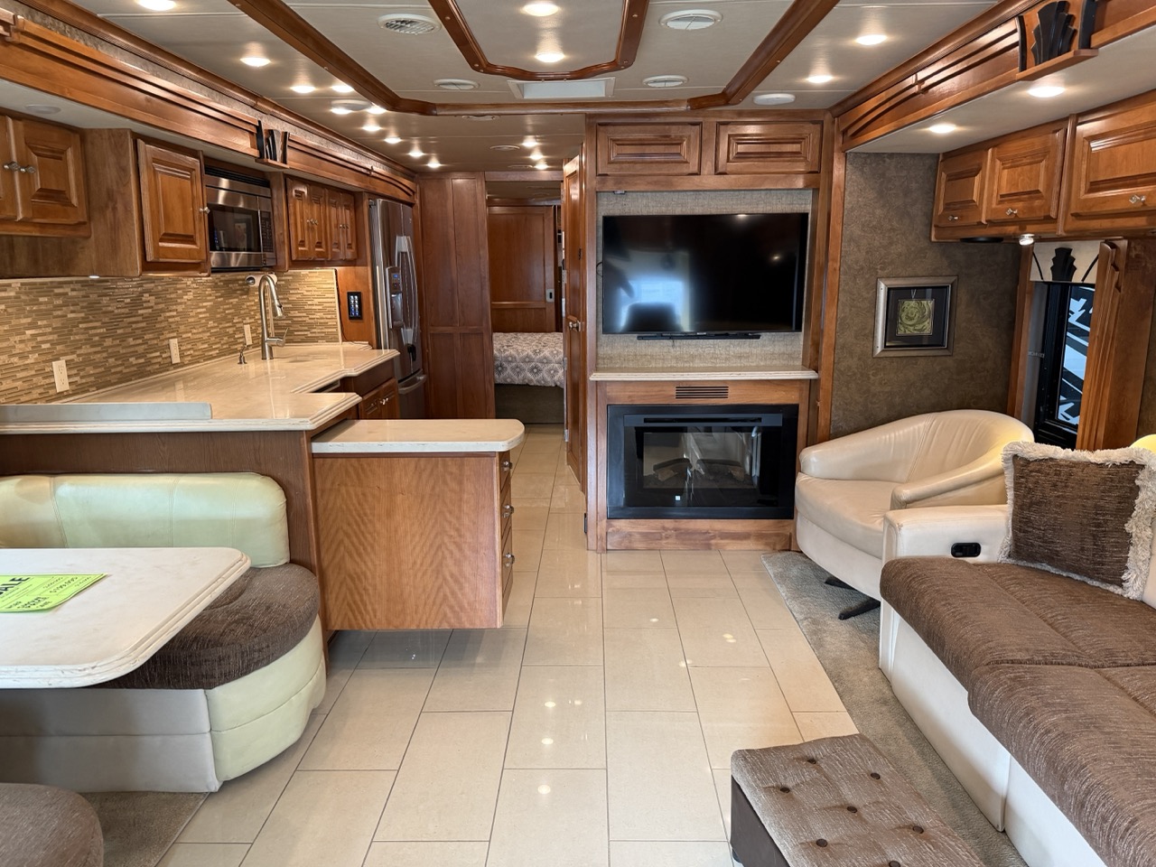 2015 Tiffin Phaeton 40 AH - Image 5