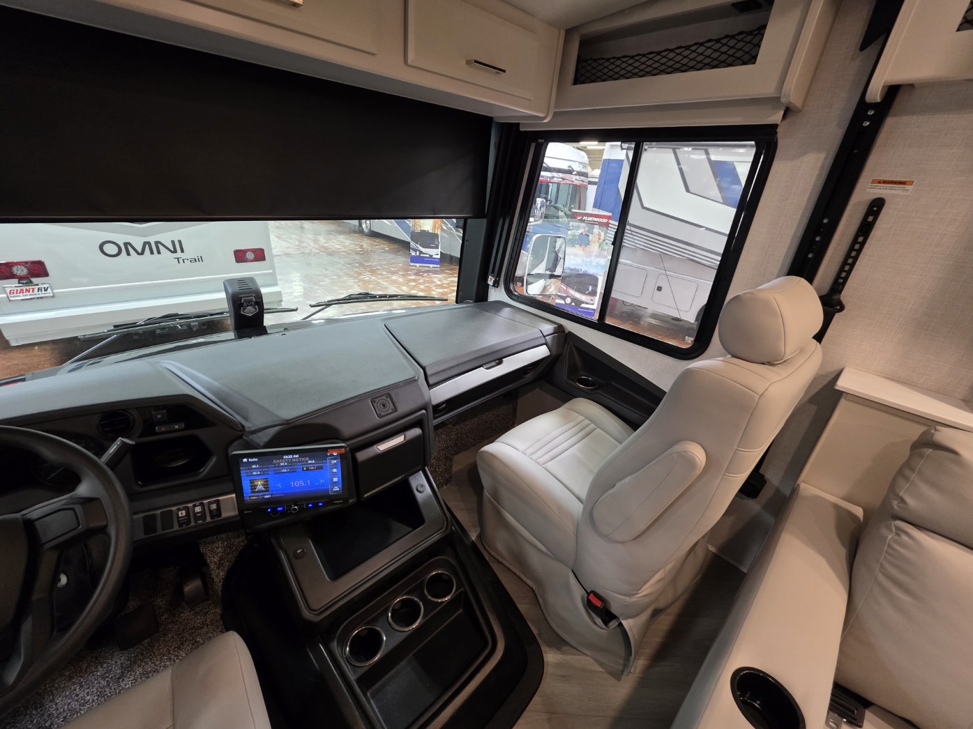 2026 Holiday Rambler Invicta 33HB - Image 40