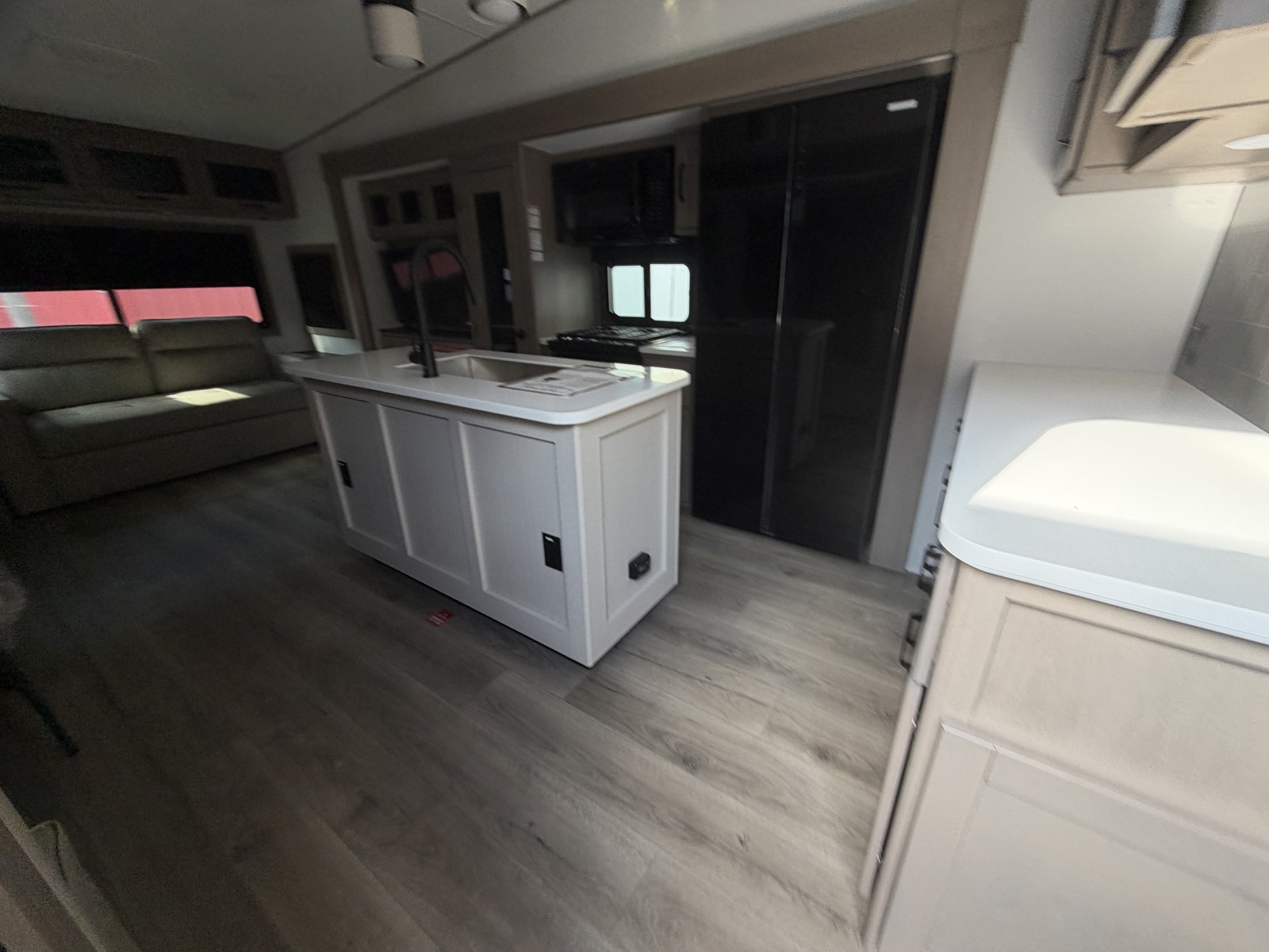 2026 GRAND DESIGN 303RLS - Image 18