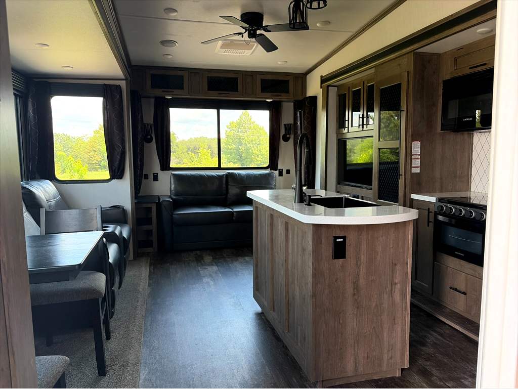 2022 FOREST RIVER SABRE 36BHQ - Image 7