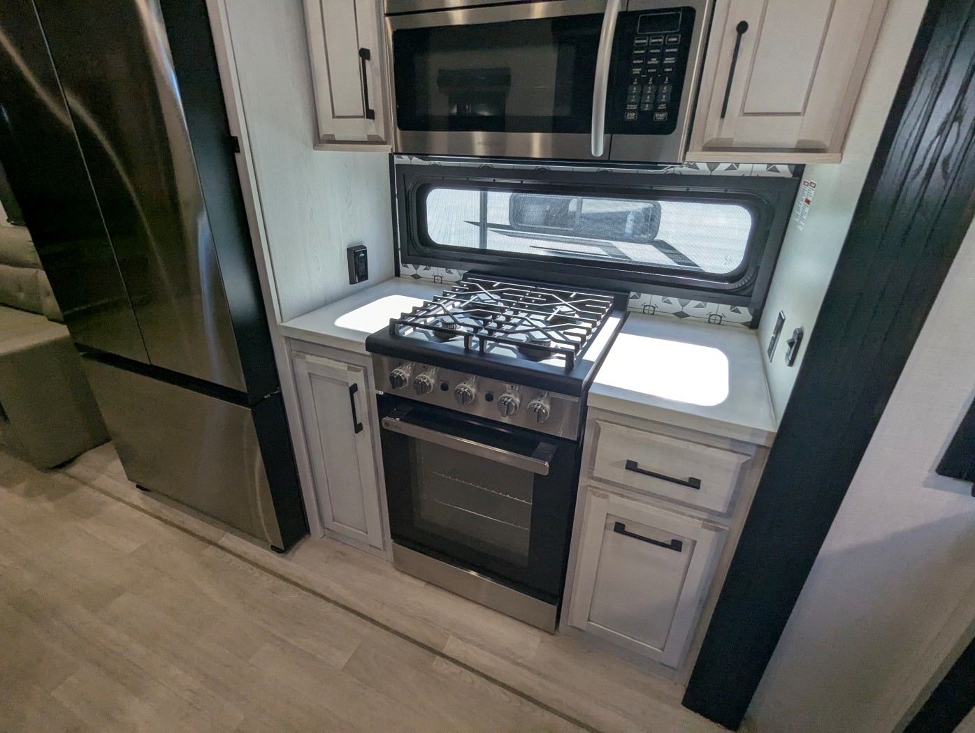 2023 KZ RV Durango Gold G360REQ - Image 22