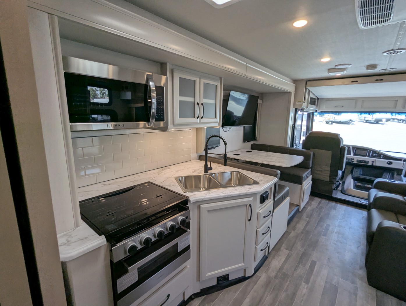 2025 Fleetwood Flair 28A - Image 28