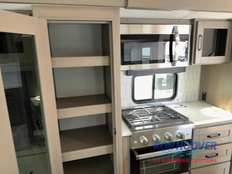 2026 GRAND DESIGN 337RLS - Image 16