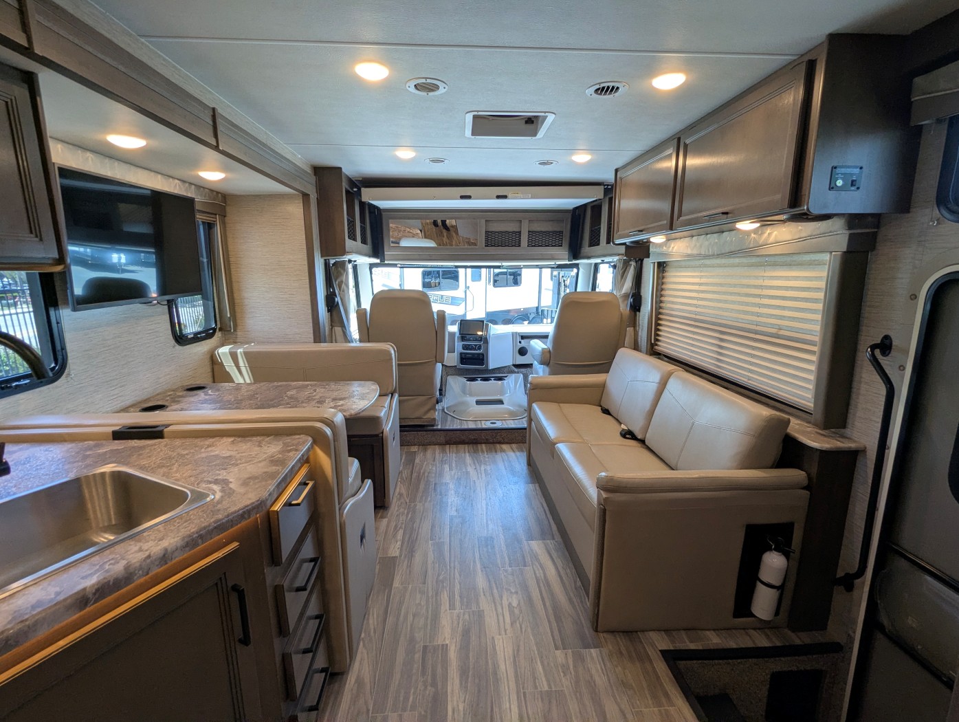 2022 Thor Motor Coach A.C.E. 32.3 - Image 35