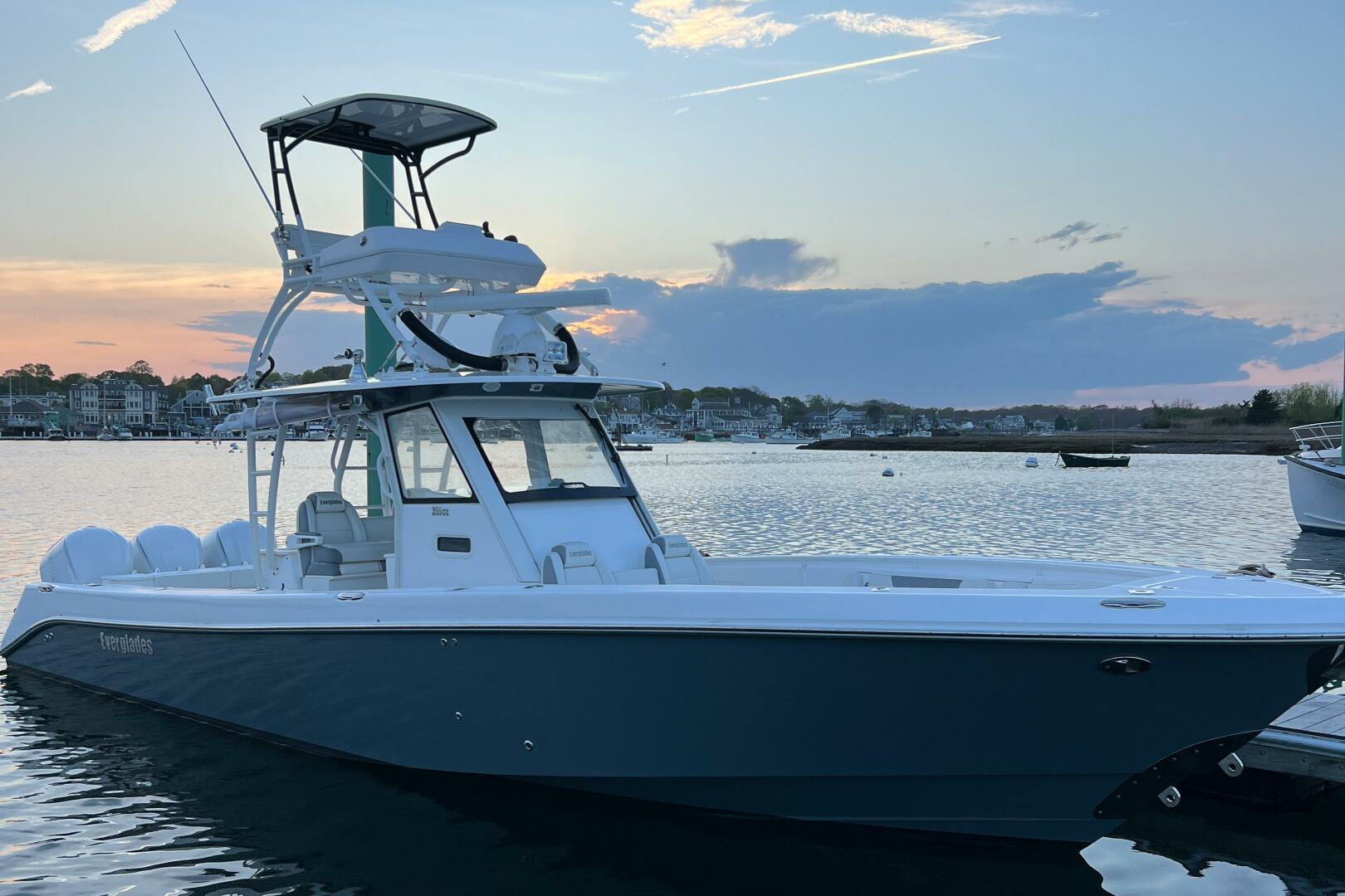 2017 Everglades 355 CC - Image 6