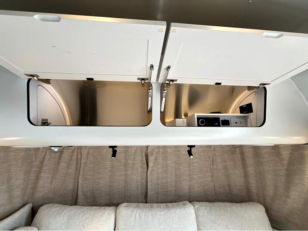 2024 AIRSTREAM POTTERY BARN 28RBT - Image 7
