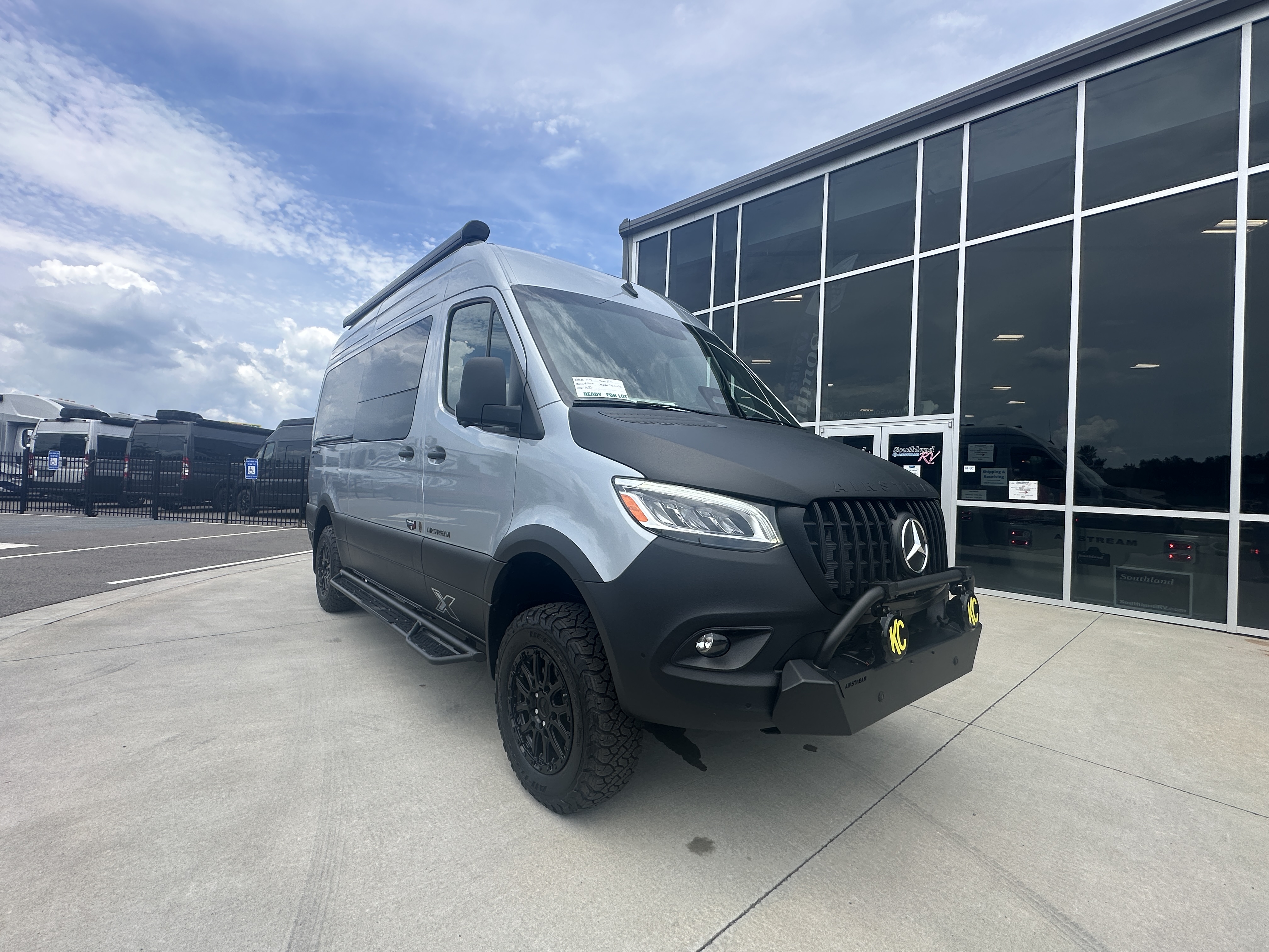 2026 Airstream Interstate 19X - Image 1