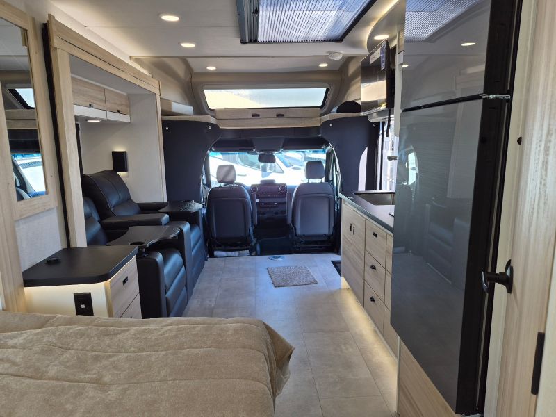 2026 Entegra Coach Qwest 25L - Image 18