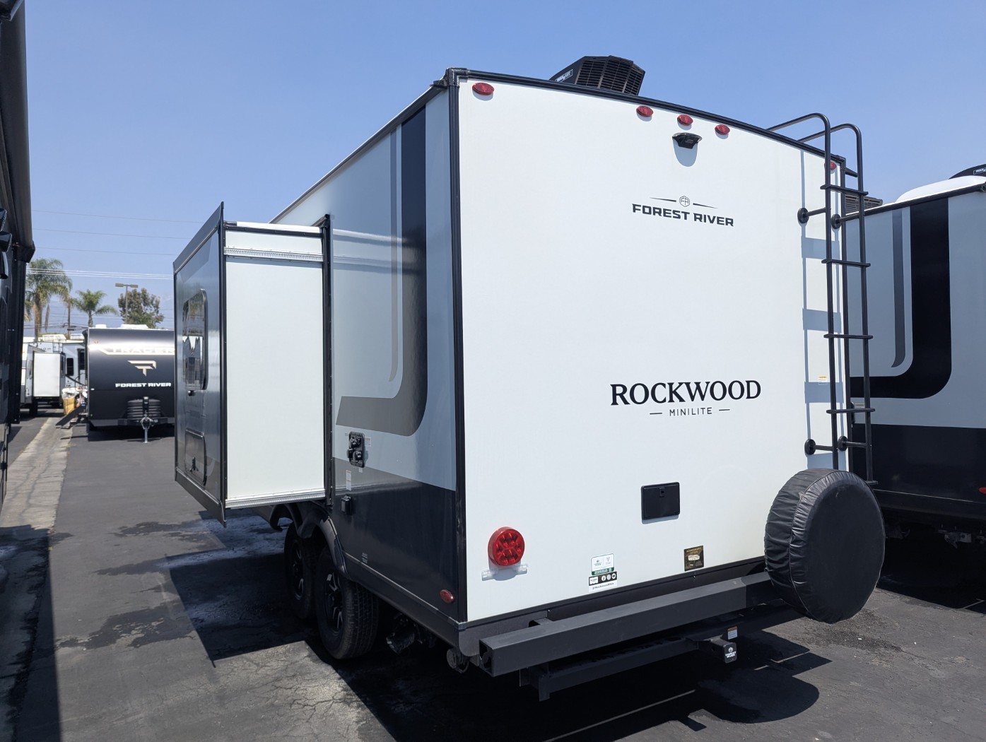 2026 Forest River Rockwood Mini Lite 2109S - Image 4