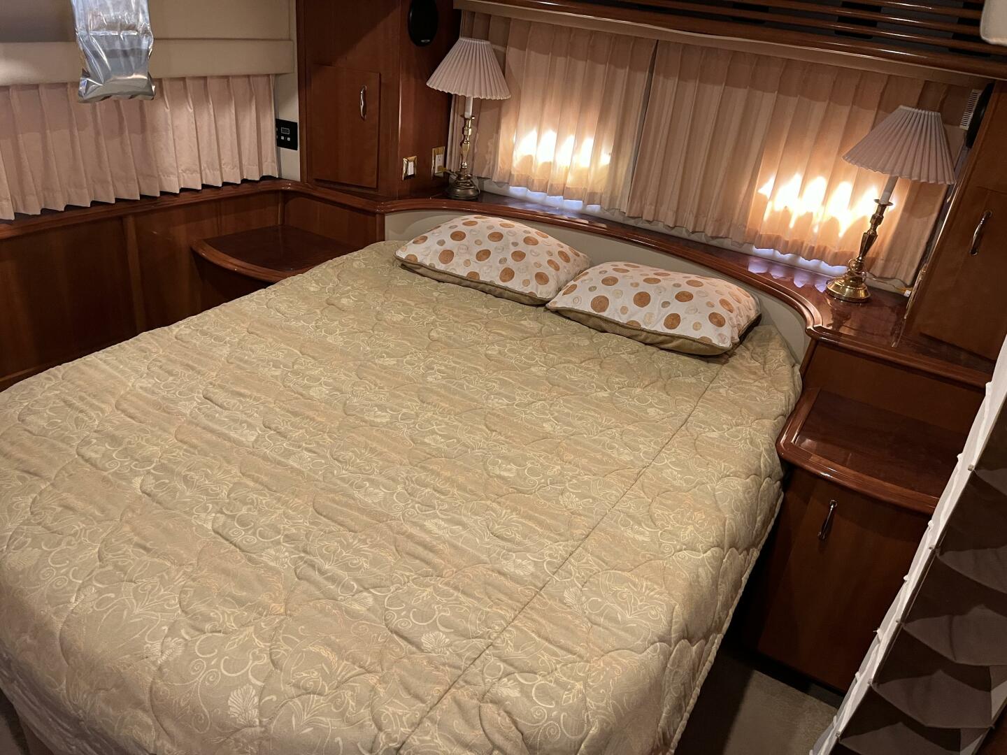 2005 Carver 396 - Image 42