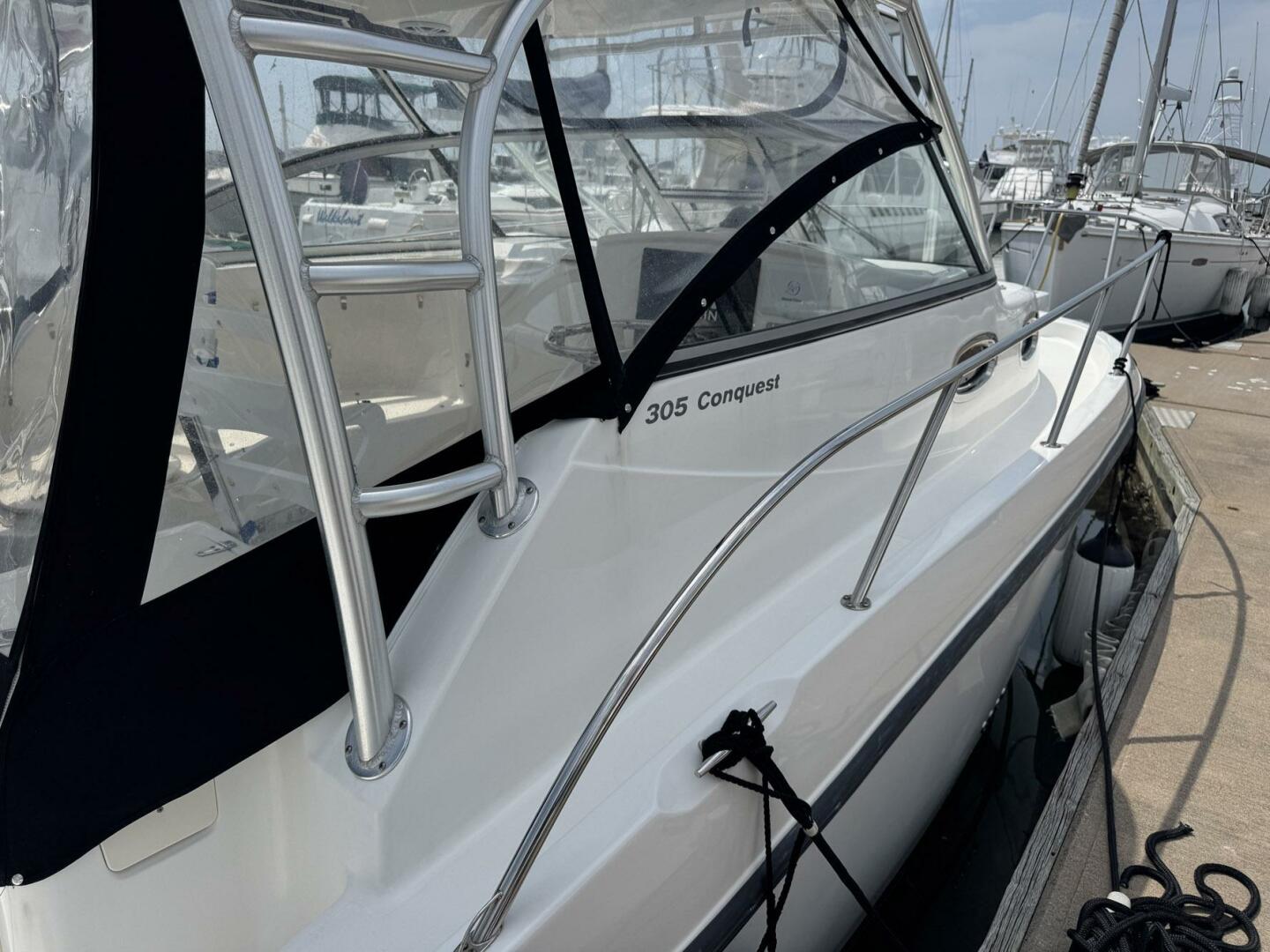 2011 Boston Whaler 305 Conquest - Image 6