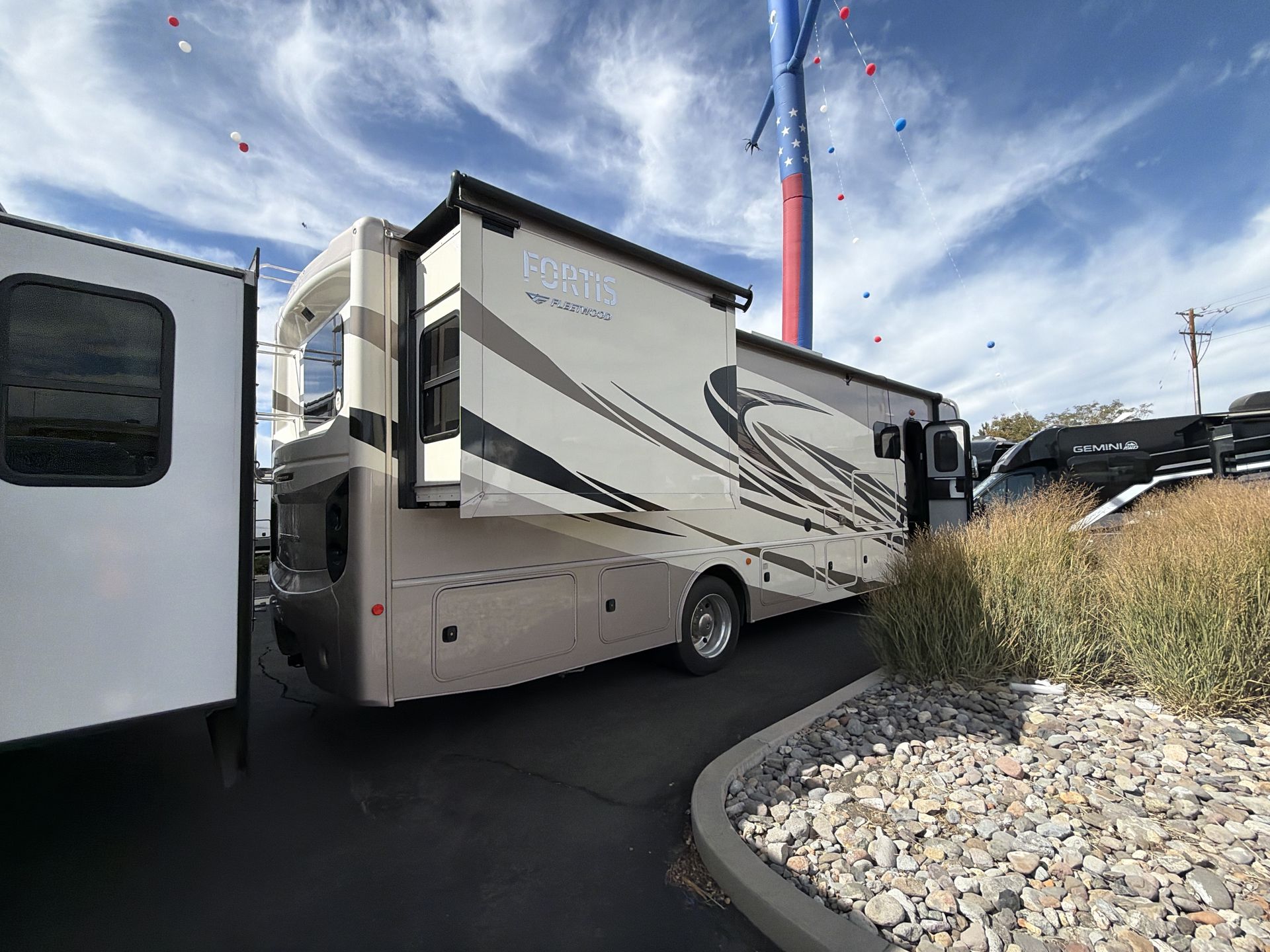2022 Fleetwood Fortis 34MB - Image 8