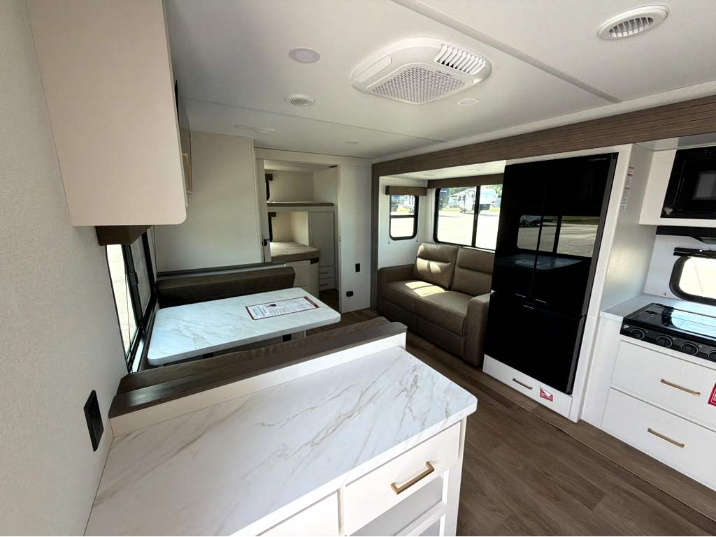2027 GRAND DESIGN TRANSCEND 295QBT - Image 18