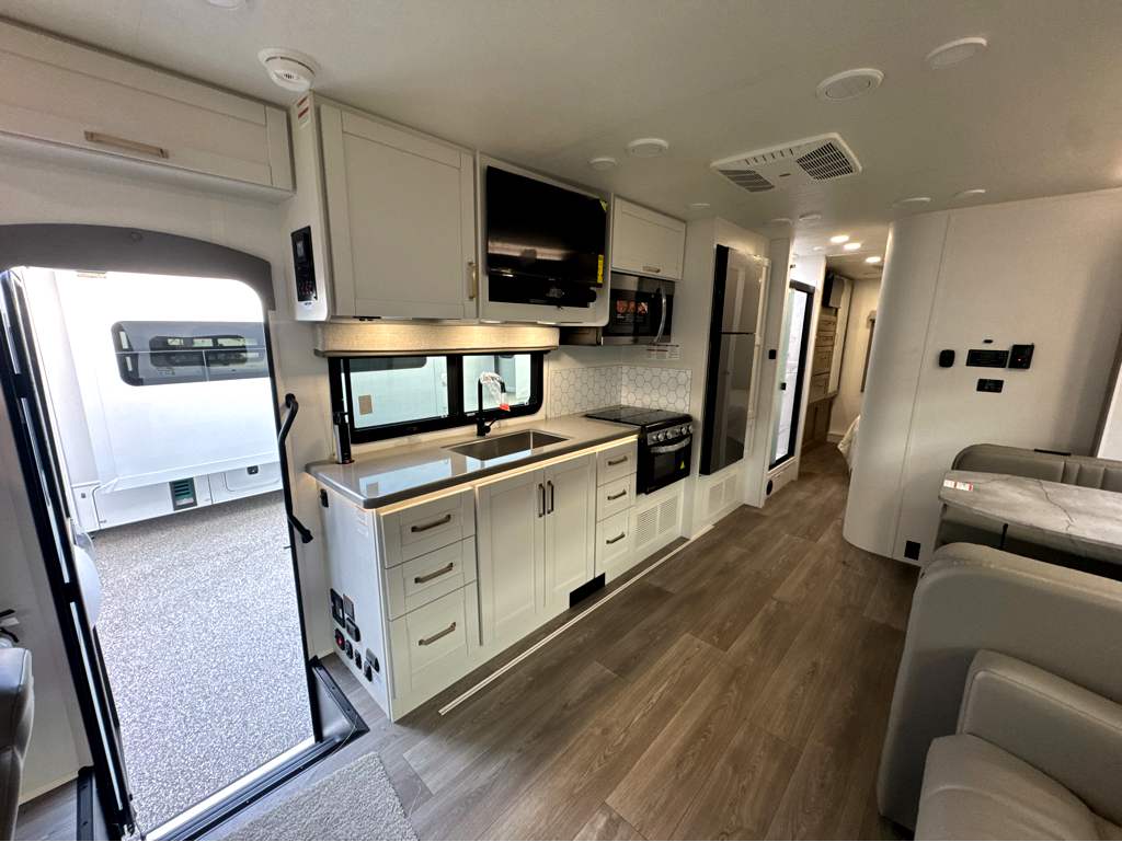 2027 ENTEGRA COACH ODYSSEY 29V - Image 14