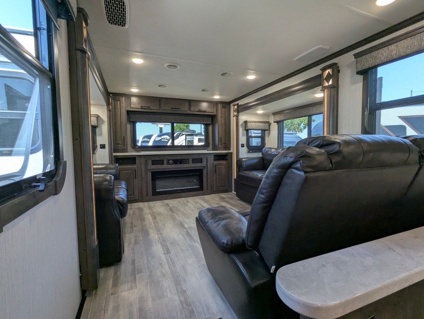 2020 Heartland Bighorn BH 3985 RRD - Image 24