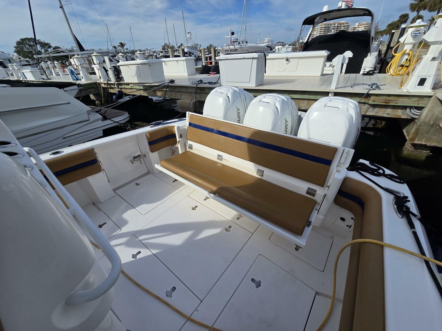2018 Intrepid 375 Walkaround - Image 7