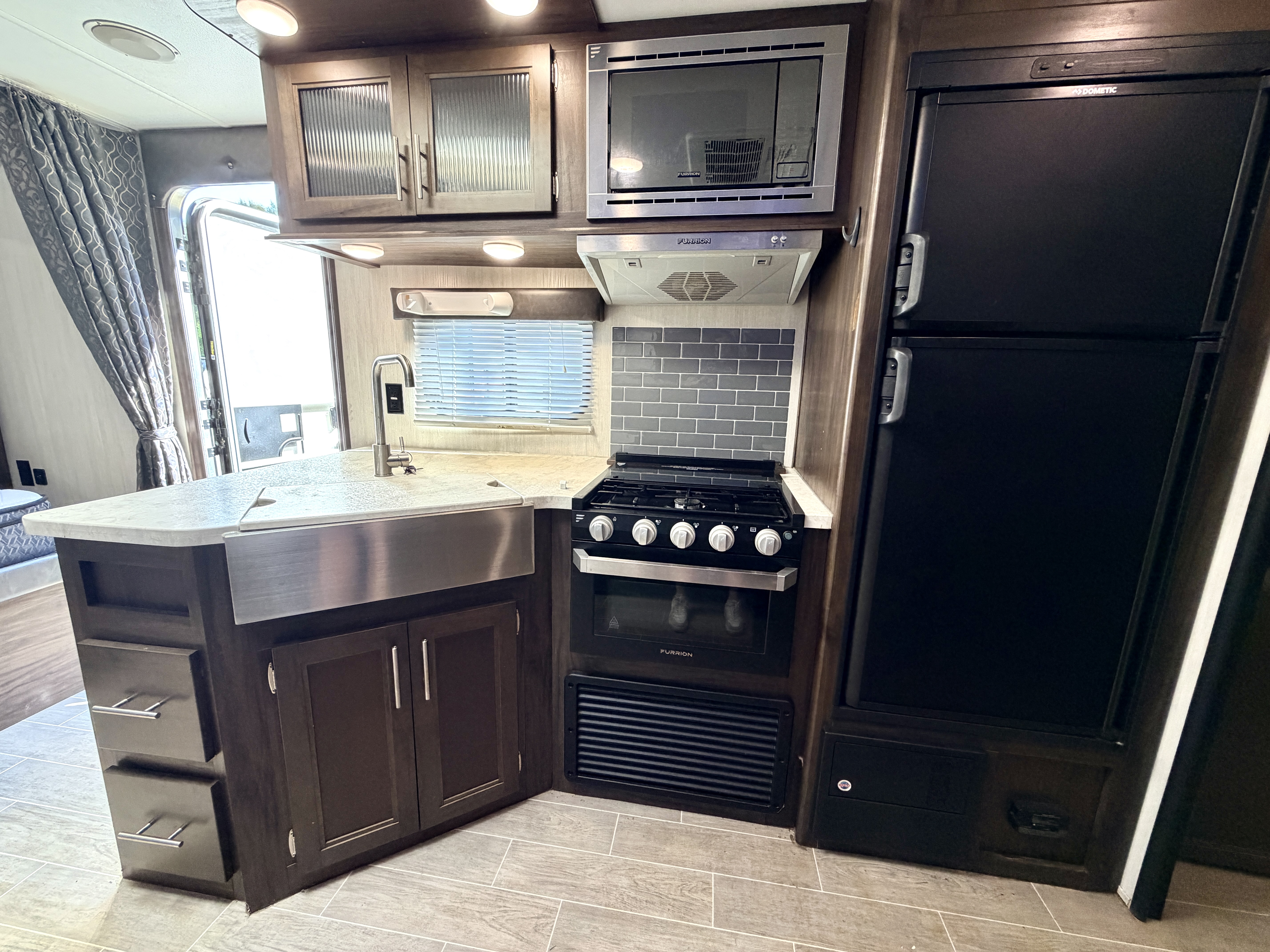2020 Forest River Cherokee Grey Wolf 27RR - Image 14