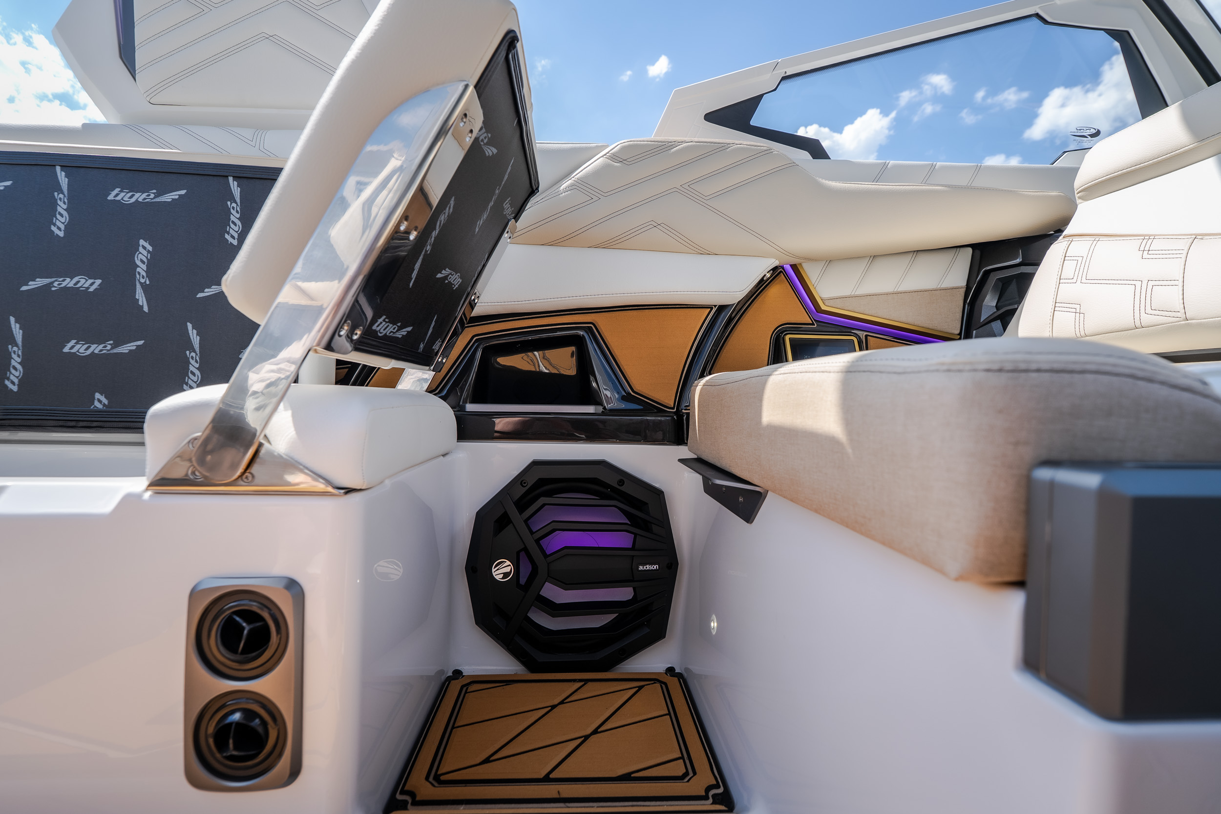 2027 Tigé Ultré 23ZX - Image 49