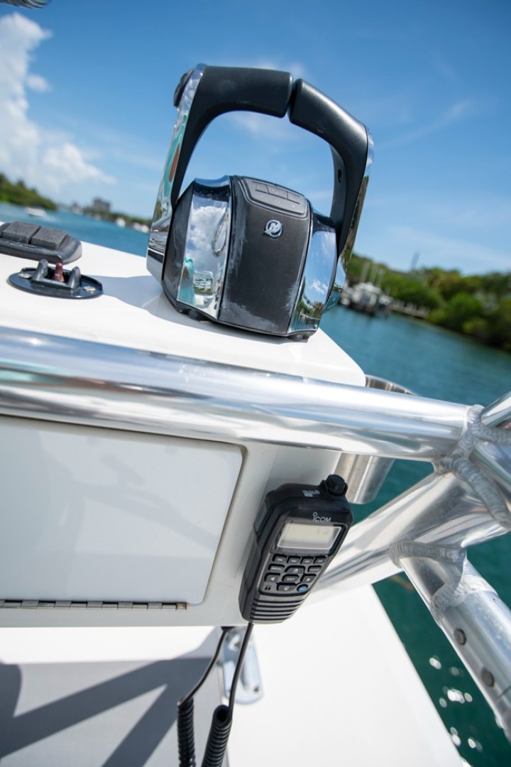 2011 Invincible 42CC - Image 26