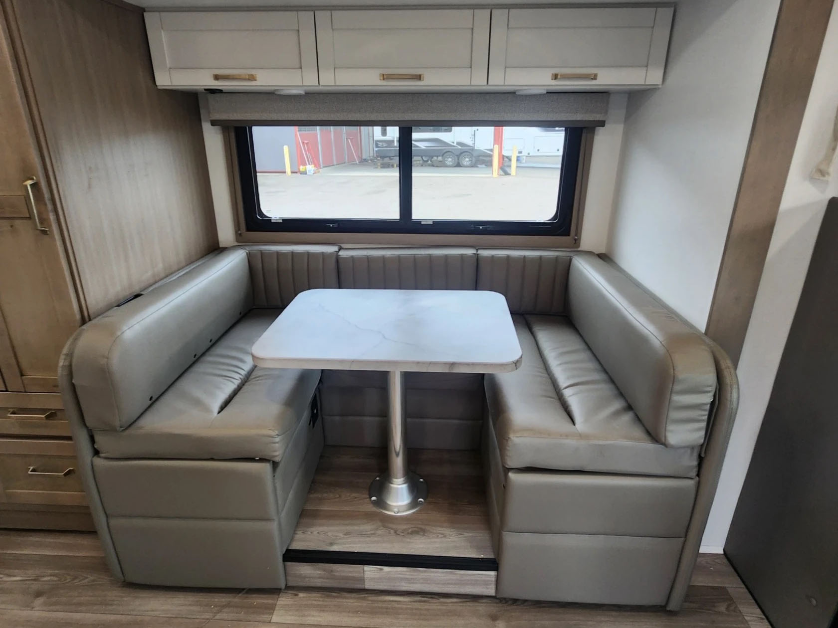 2027 ENTEGRA COACH ODYSSEY 24B - Image 19