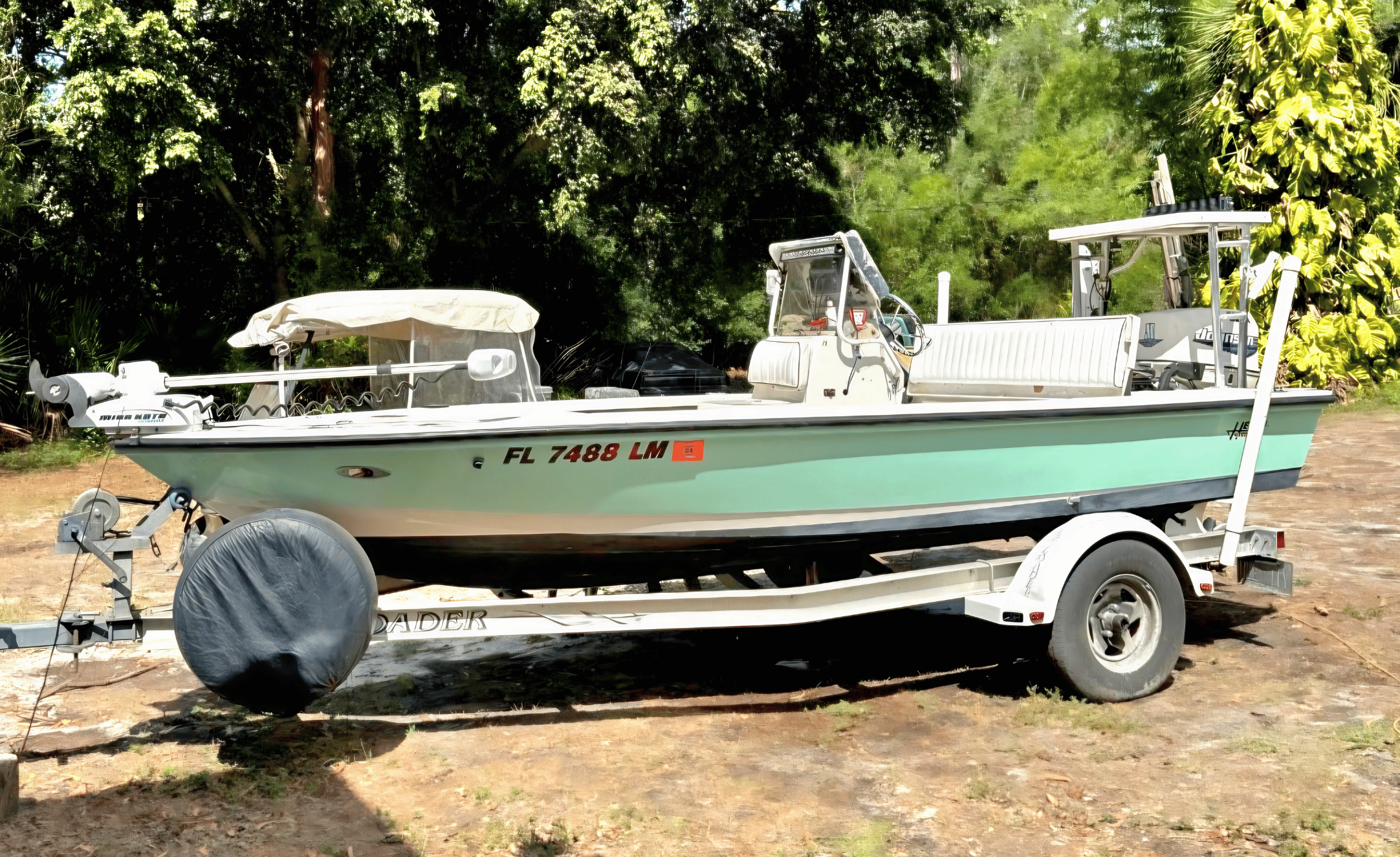 2001 HEWES REDFISHER - Image 1