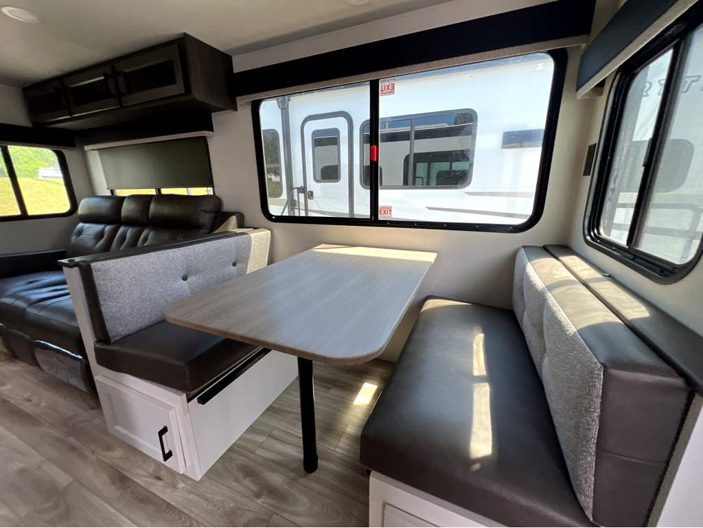 2026 VENTURE RV SPORTTREK 312VIK - Image 7