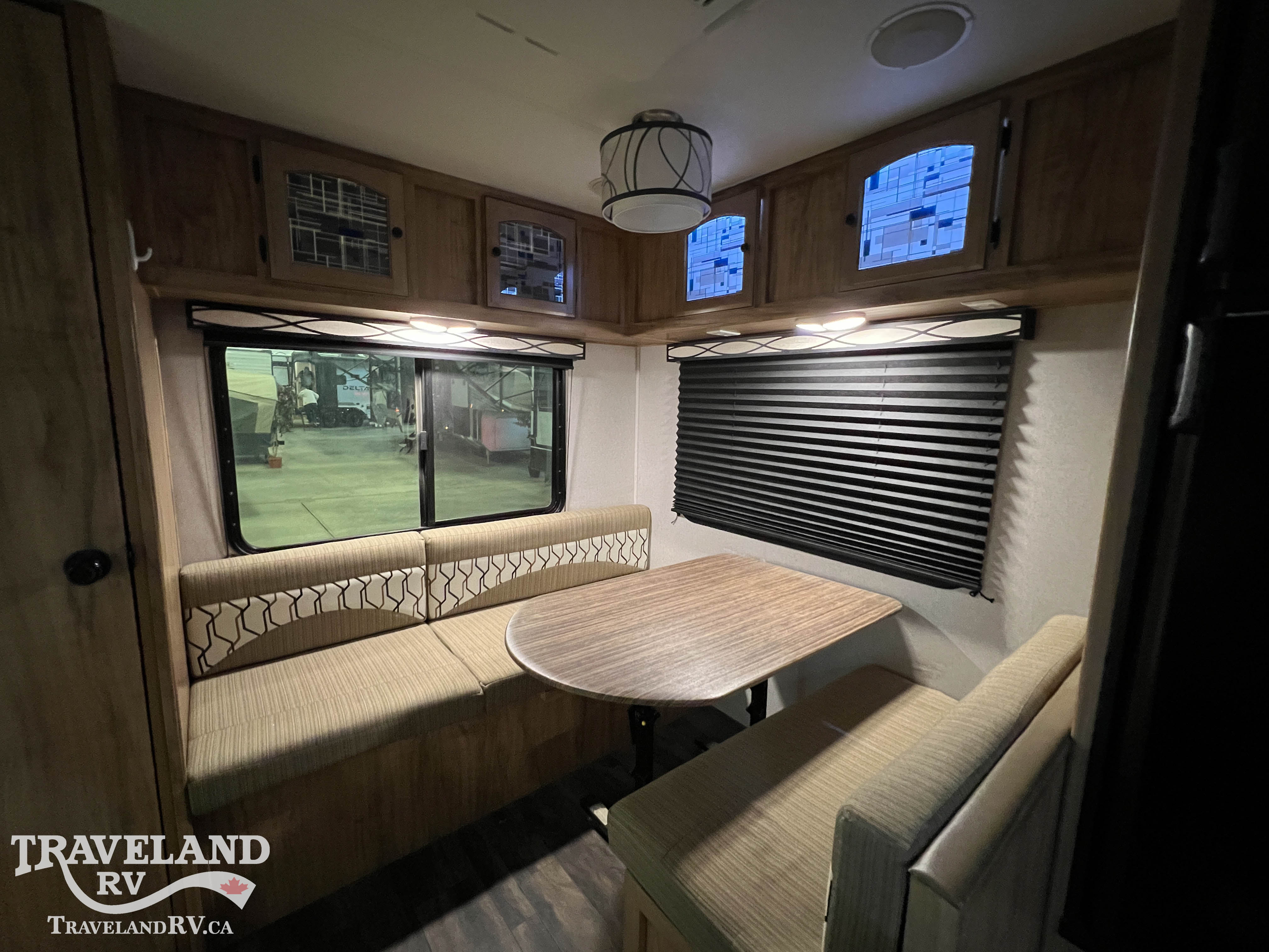 2019 Coachmen Freedom Express Ultra Lite 204RD - Image 10
