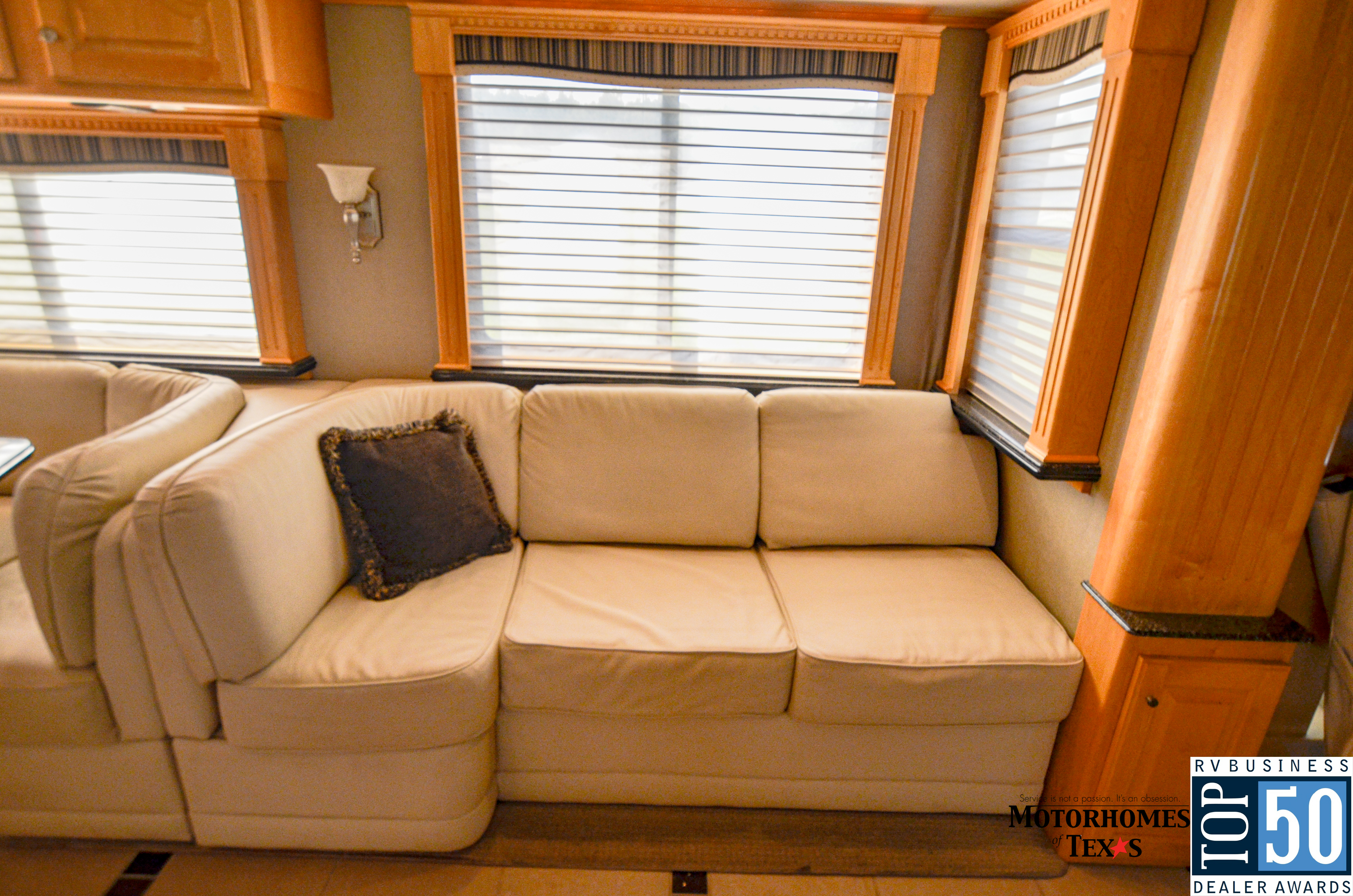2007 Country Coach Magna  - interior 4