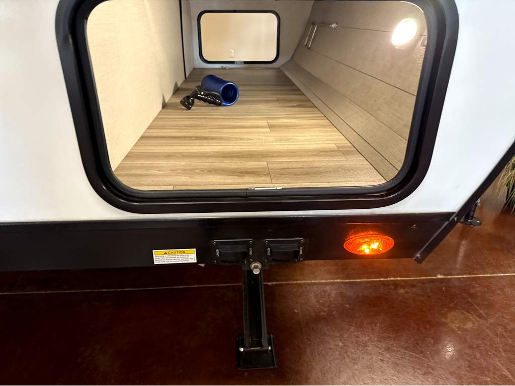 2027 VENTURE RV SPORTTREK STINGER 232VRL - Image 6