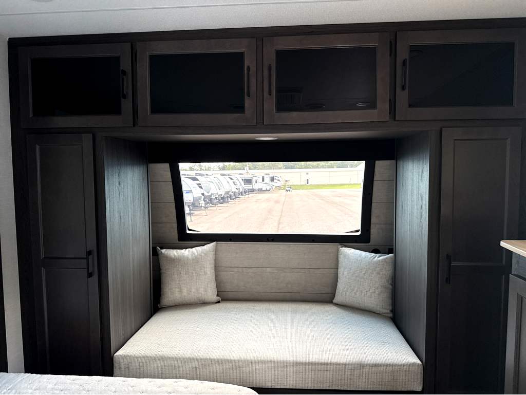 2027 VENTURE RV SPORTTREK 336VRK - Image 21