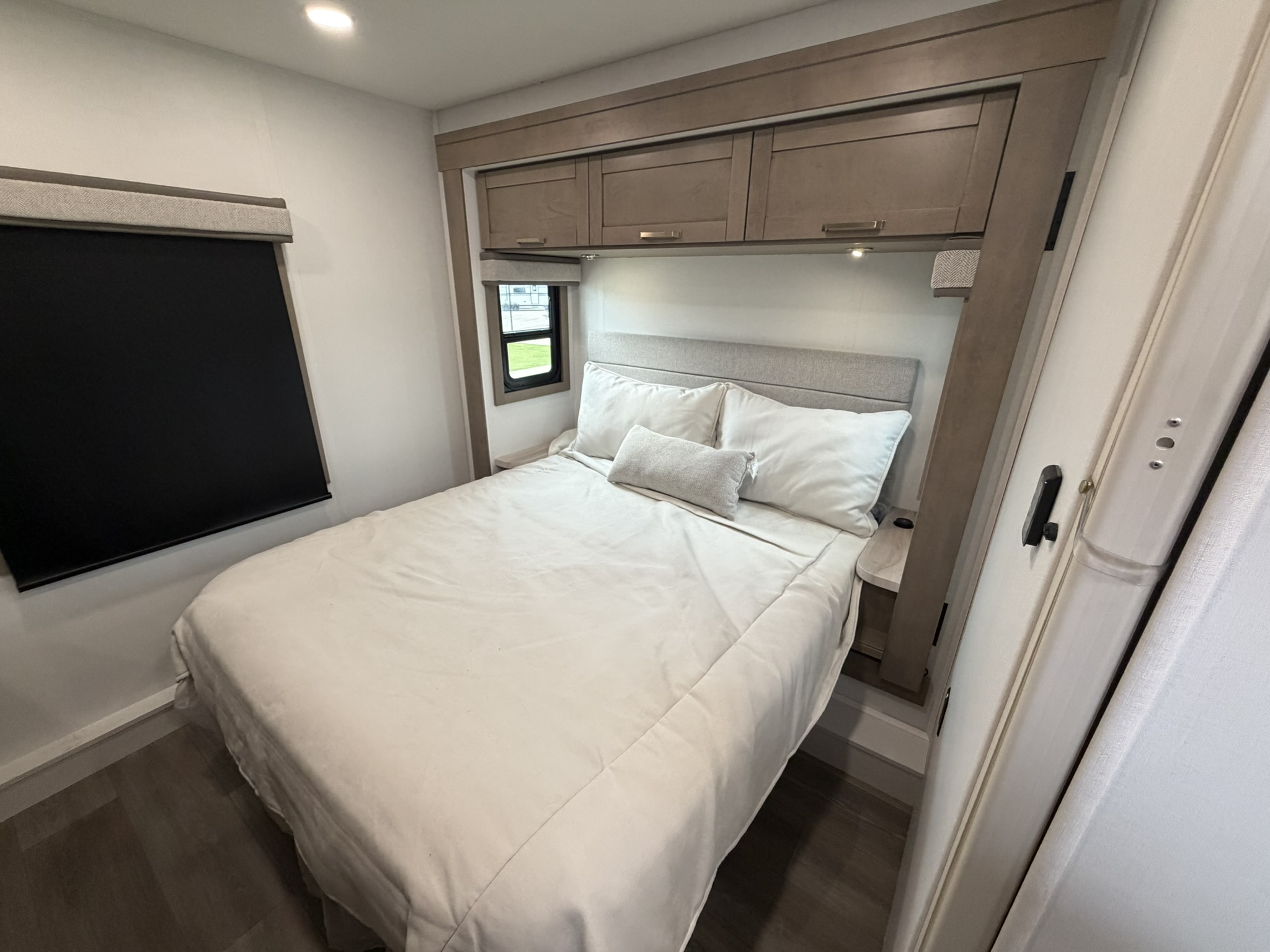2027 JAYCO GREYHAWK 29MV - Image 42