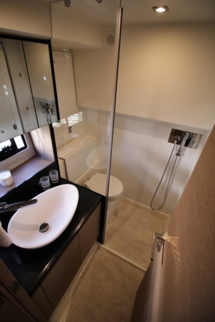 2018 Prestige 460 - Image 28