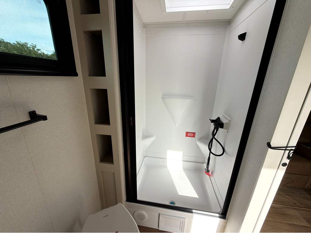 2027 GRAND DESIGN IMAGINE 2600RB - Image 18