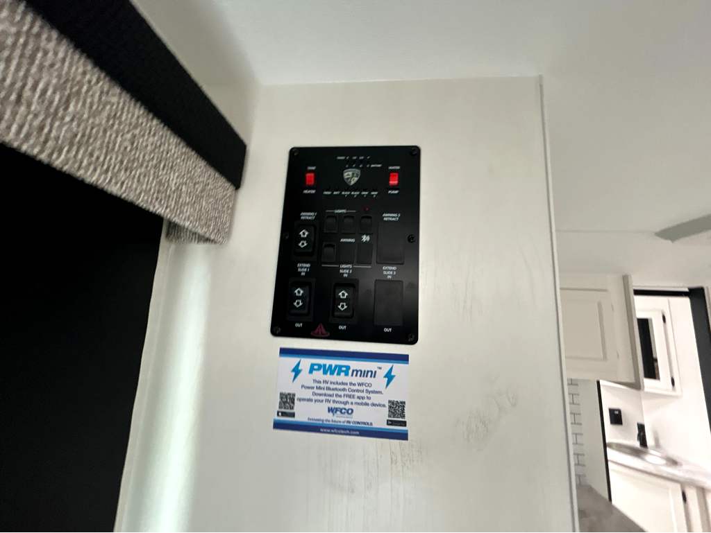 2027 VENTURE RV STRATUS 282VFD - Image 33