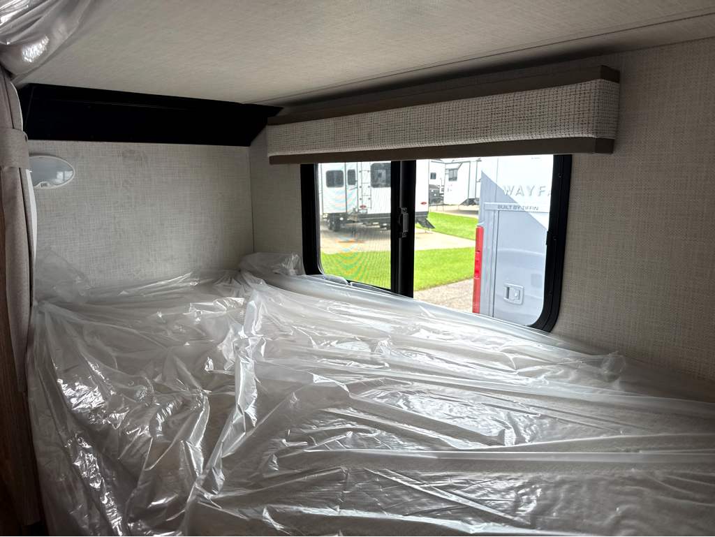 2027 THOR MOTOR COACH MAGNITUDE GA31 - Image 21