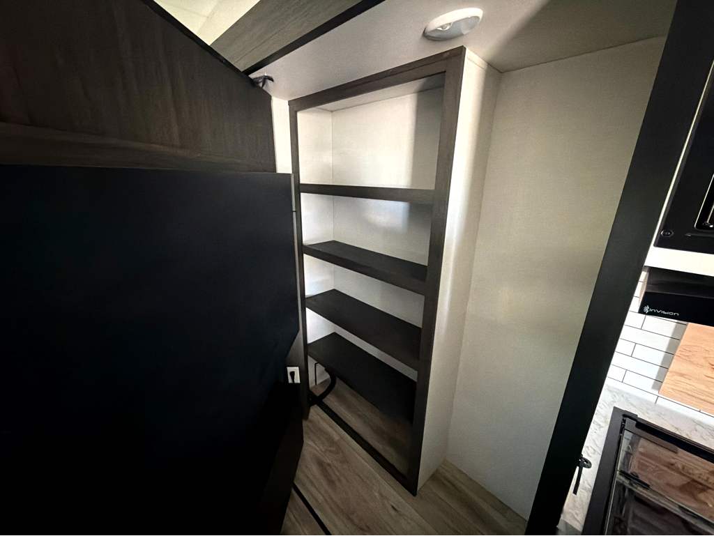 2027 VENTURE RV SPORTTREK 303VIK - Image 21