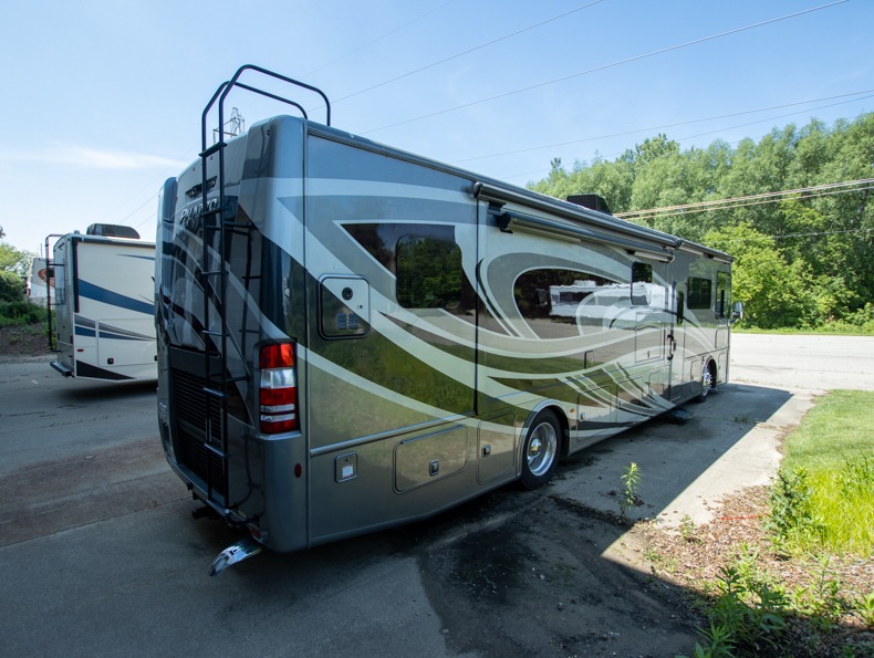 2022 Thor Motor Coach Palazzo 37.4 - Image 2