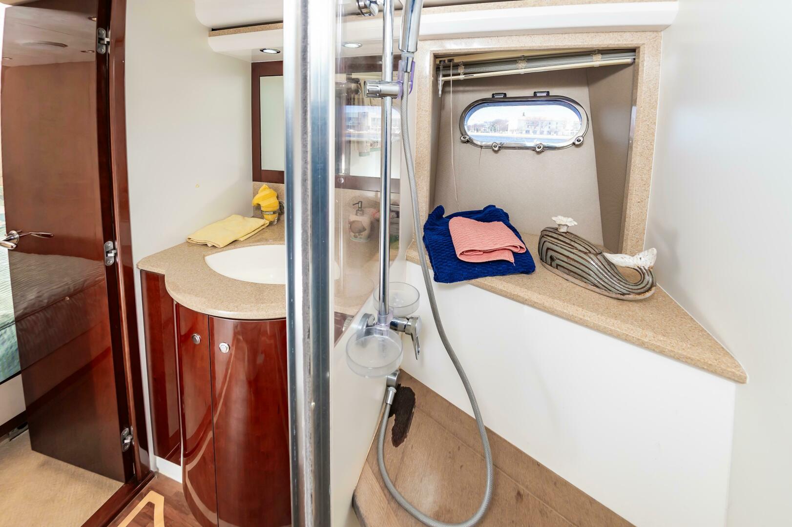 2006 Princess 75 - Image 35