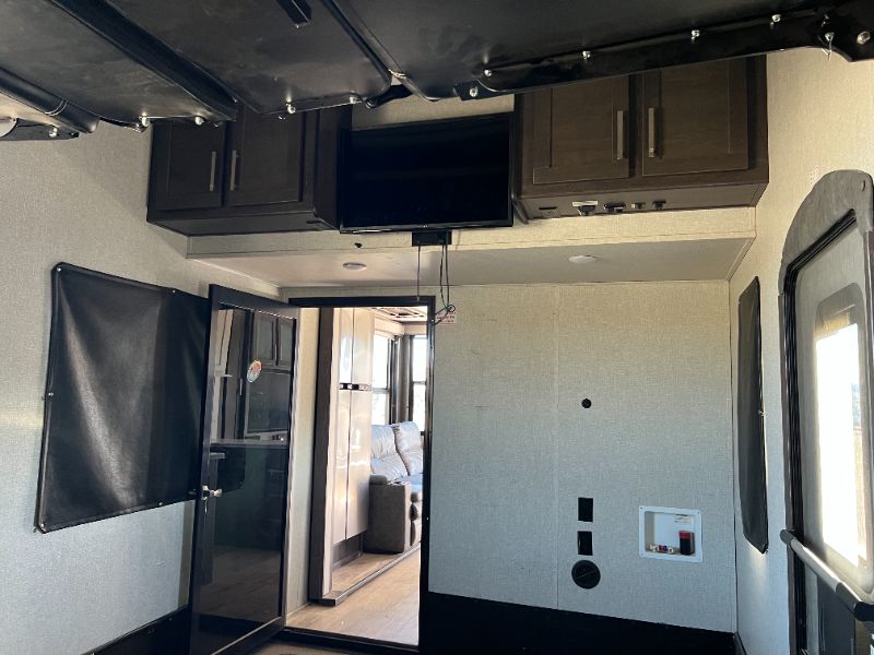 2019 Keystone Raptor 423 - Image 10