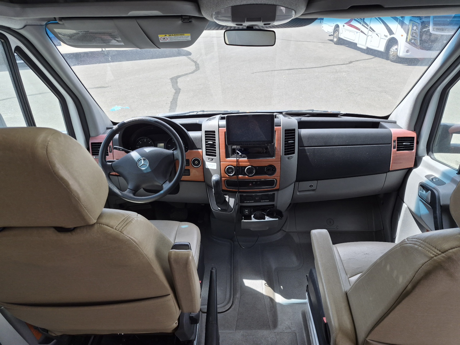 2012 Winnebago View Profile 24G - Image 3