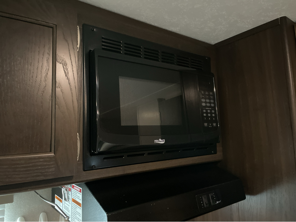2019 Keystone Springdale Mini 1800BH - Image 10