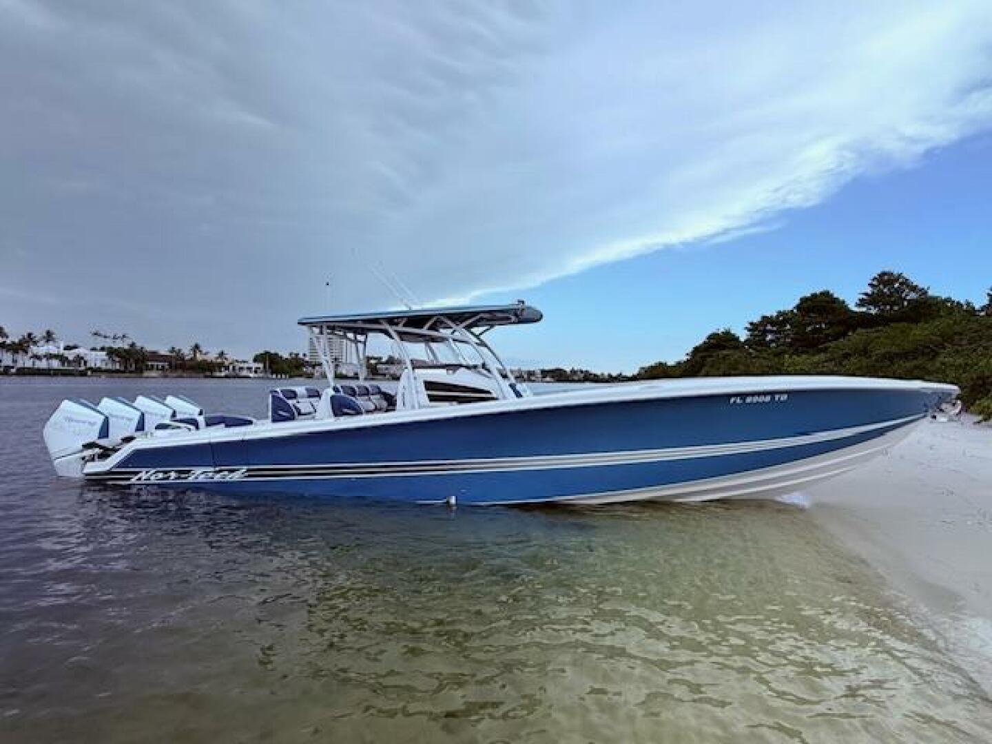 2022 Nor-Tech 390 Sport Center Console - Image 5