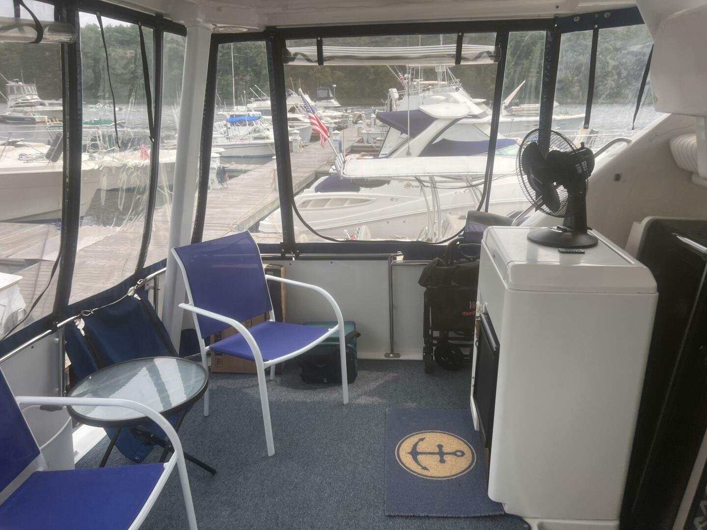 1994 Carver Aft Cabin Motor Yacht - Image 27