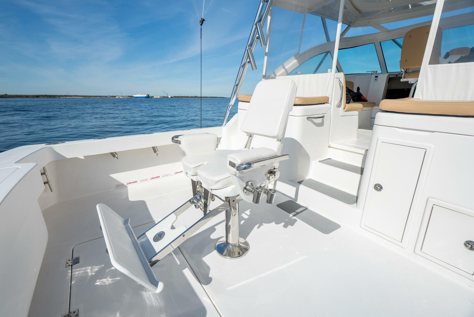 2018 Albemarle 41 Express - Image 12