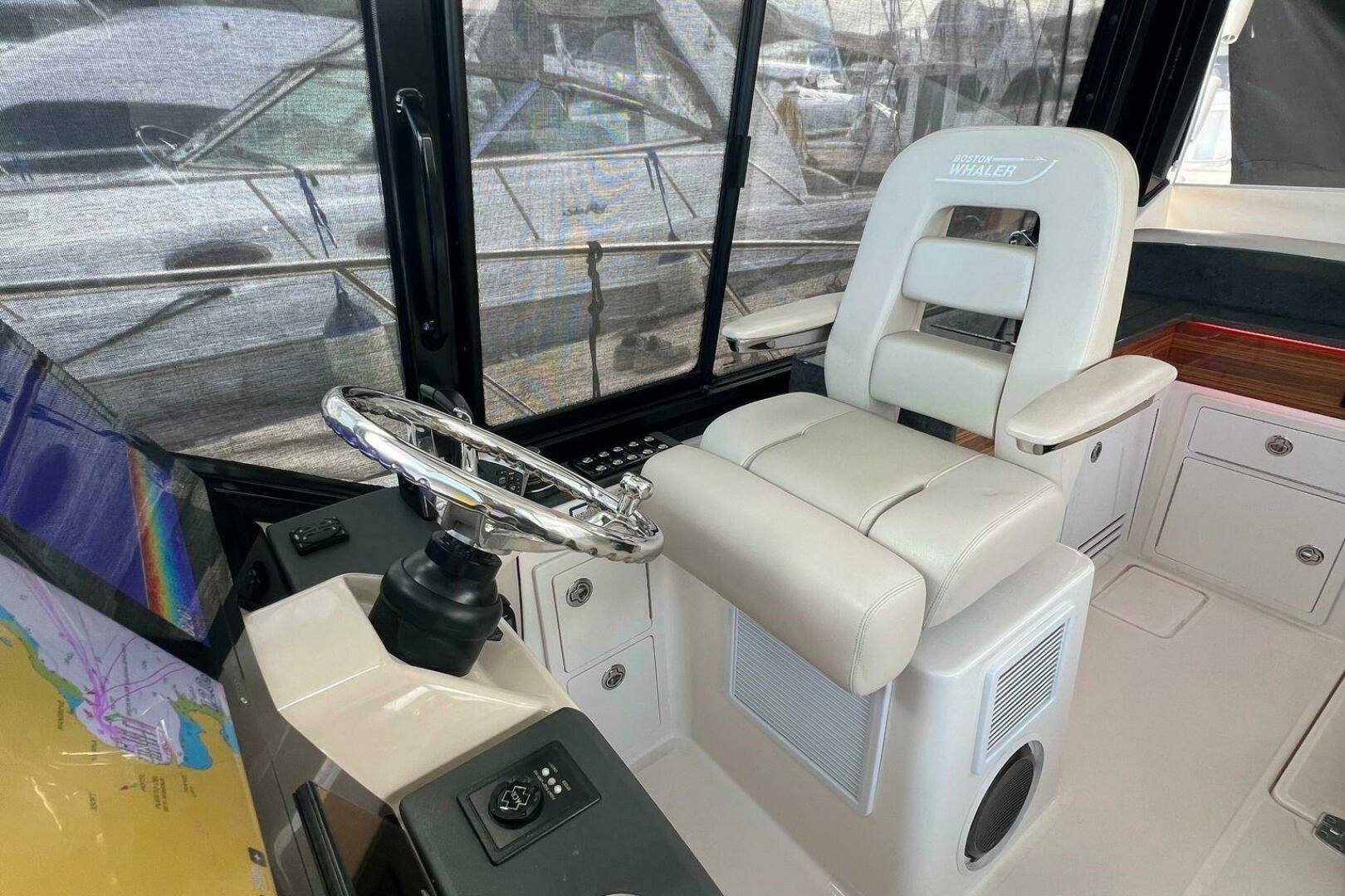 2022 Boston Whaler Conquest 405 - Image 12