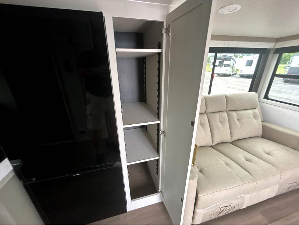 2027 VENTURE RV STRATUS 231VRK - Image 21