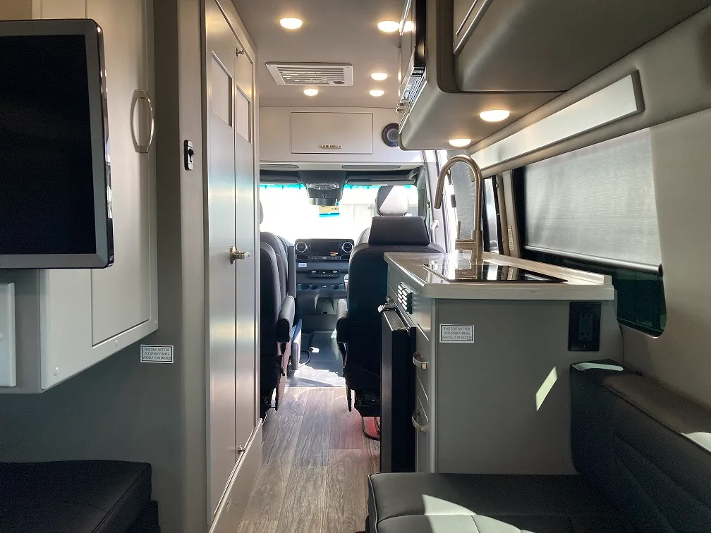 2024 Holiday Rambler Xpedition SL4E - Image 34