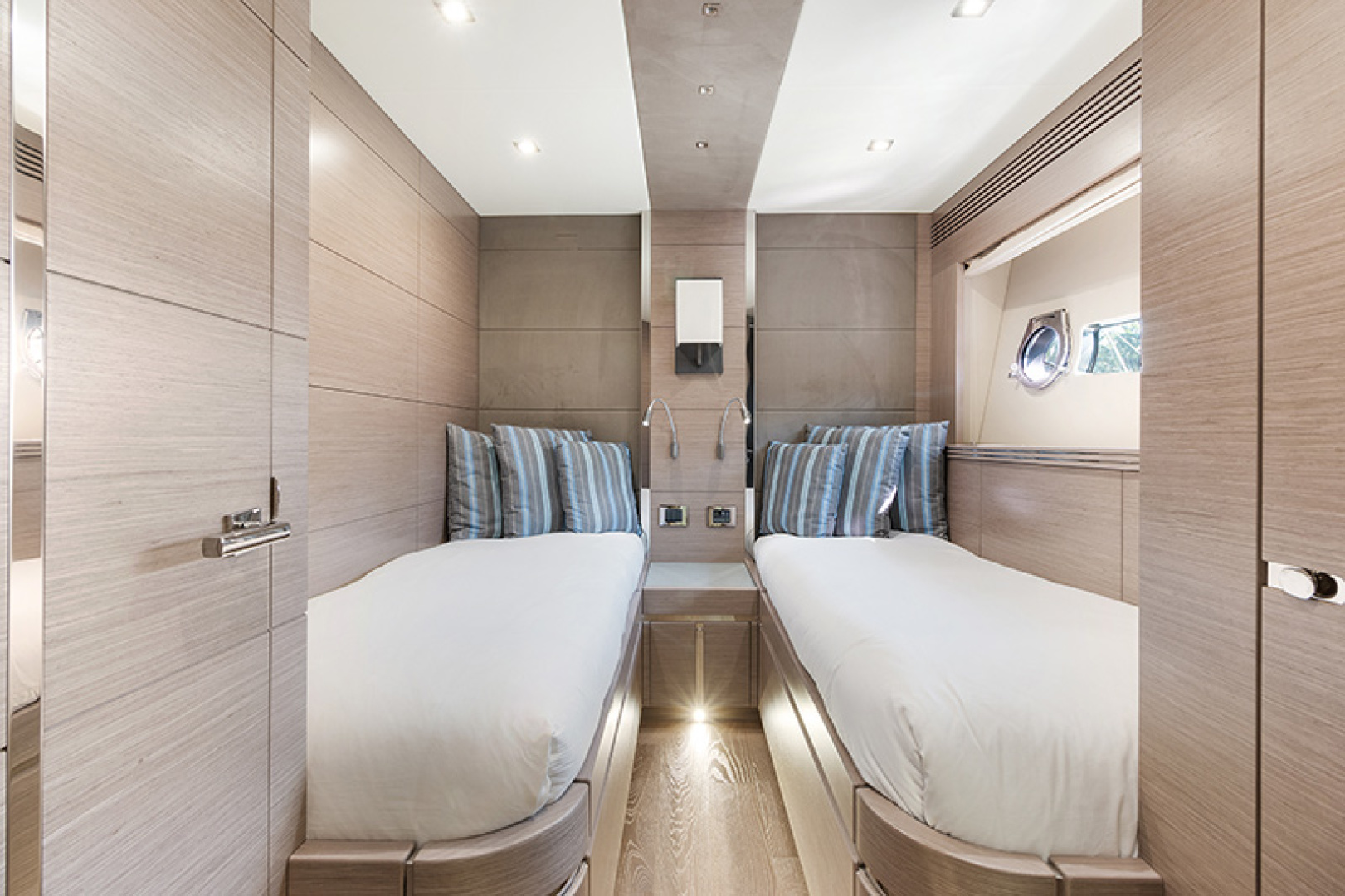 2015 Sunseeker Sport Yacht 68 - Image 18