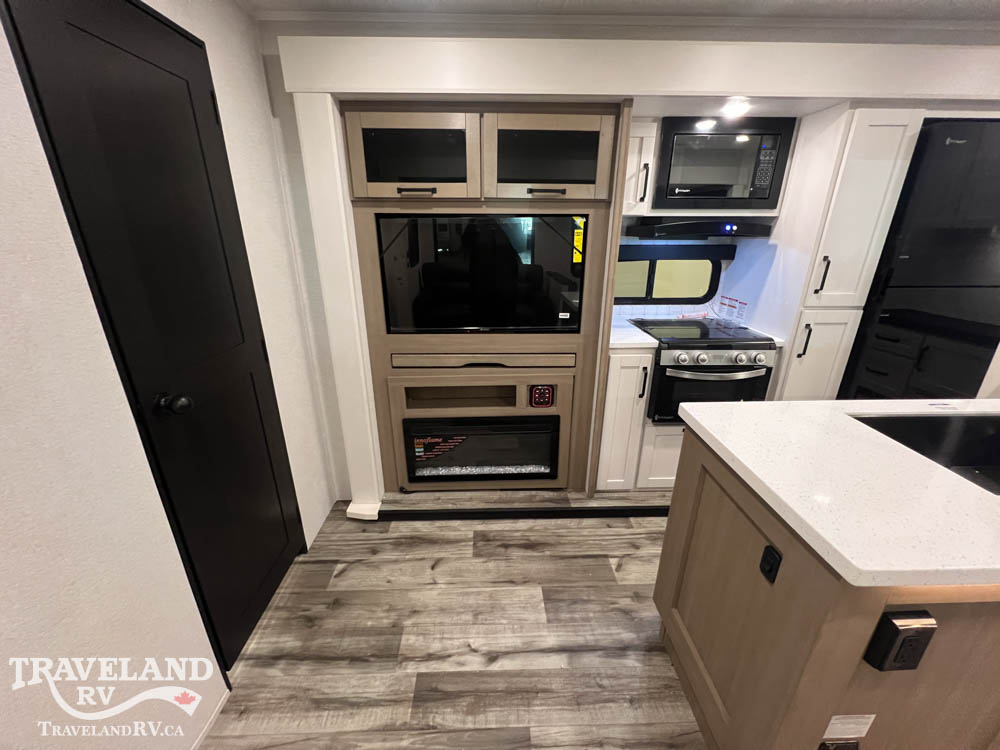 2027 Highland Ridge Roamer Light Duty 31TBTS - Image 10
