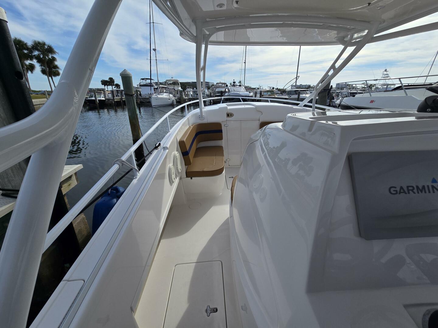 2018 Intrepid 375 Walkaround - Image 19